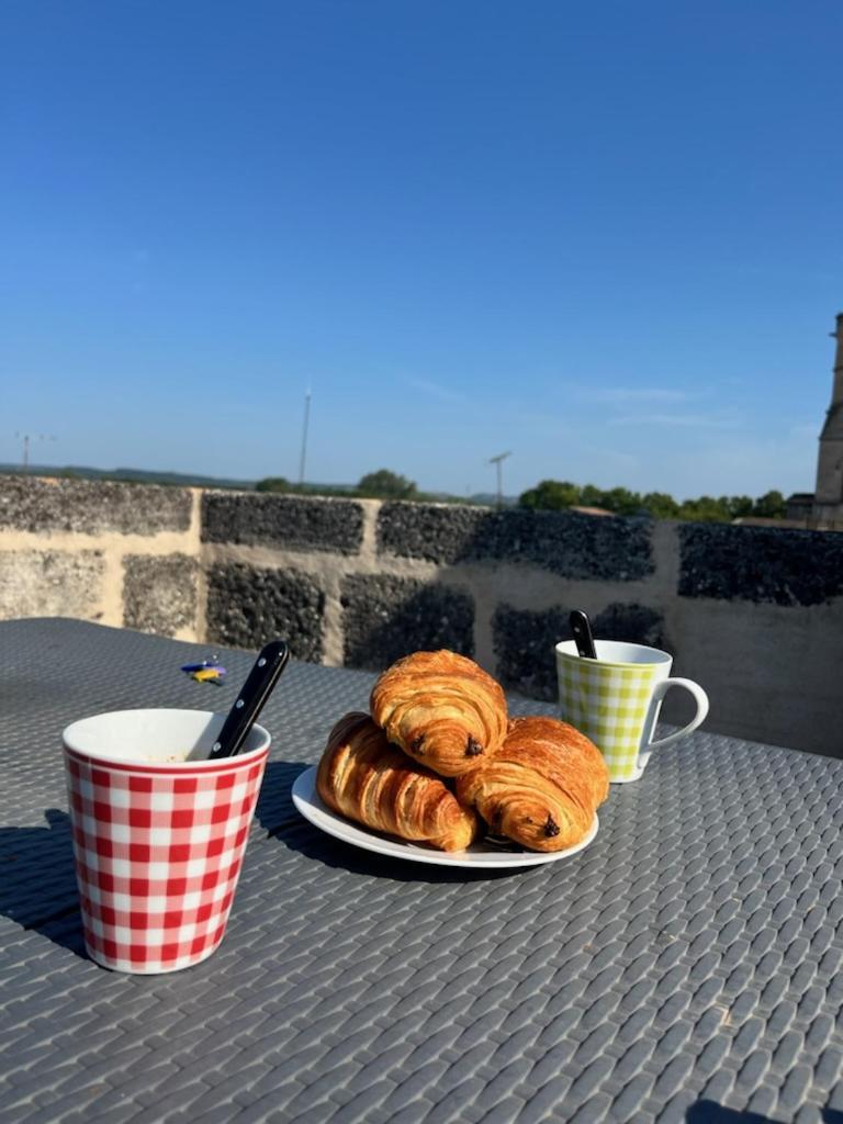 Insolite Studio -La Tour Des Templiers- Montfrin Esterno foto